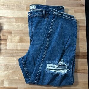 Abercrombrie &Fitch The Mom Curve Love Jeans